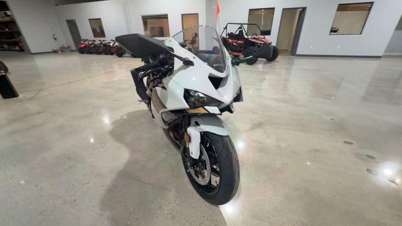 New 2026 Kawasaki NINJA ZX-6R ABS Image 2