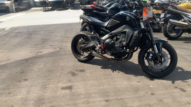 Used 2022 Yamaha MT-09 Image 3