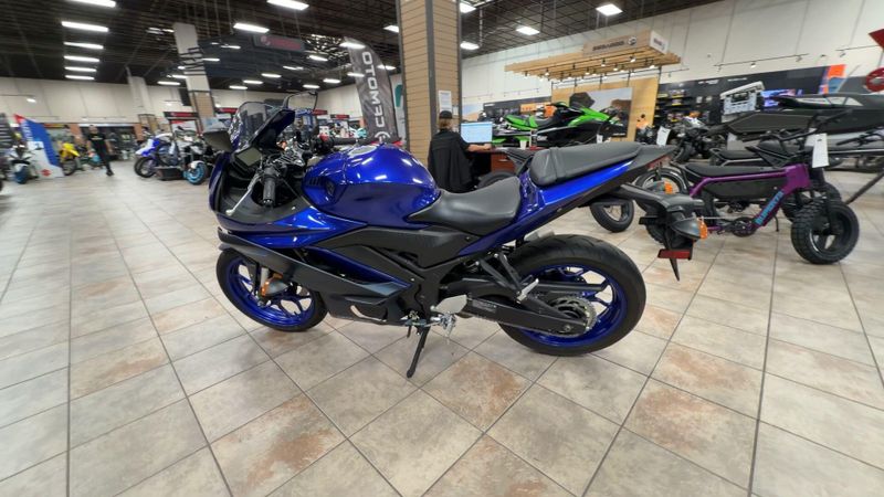 Used 2023 Yamaha YZF-R3 ABS Image 6