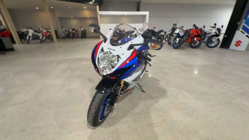 New 2026 Suzuki GSX-R750Z 40TH ANNIVERSARY EDITION Image 4