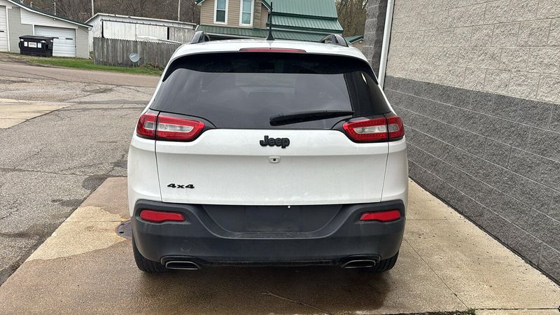 2016 Jeep Cherokee AltitudeImage 4