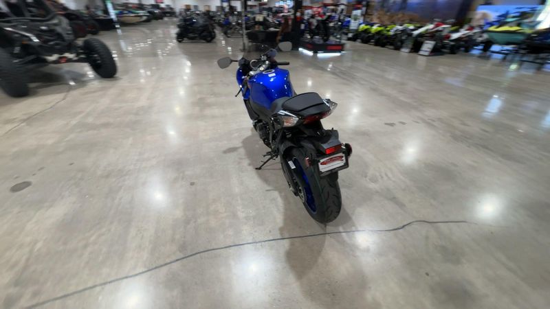 New 2027 Suzuki GSX-R750 Image 2