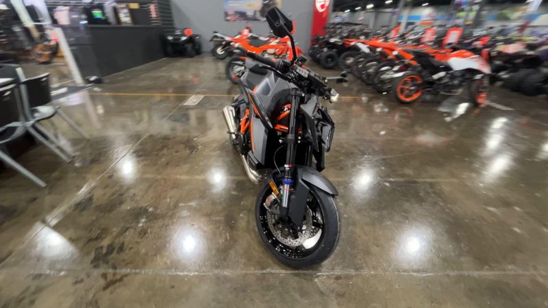 New 2026 KTM 1390 SUPER DUKE R EVO Image 2