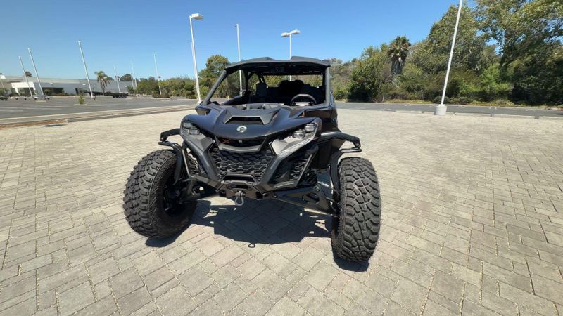 New 2026 Can-Am MAVERICK R MAX X RS 999T DCT Image 4