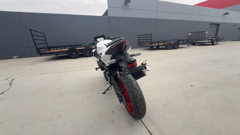 New 2026 Kawasaki Z500 SE ABS Image 7