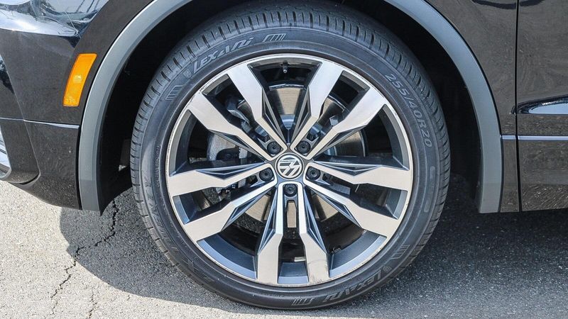 2019 Volkswagen Tiguan 2.0T SEL Premium R-LineImage 11