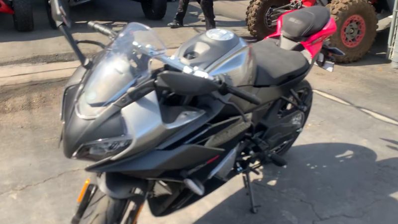 New 2025 CFMOTO 300SS Image 4