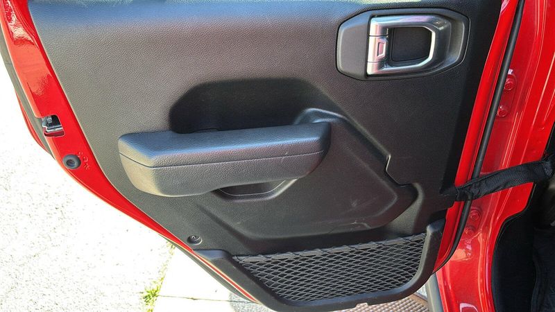 2022 Jeep Wrangler Unlimited WillysImage 8