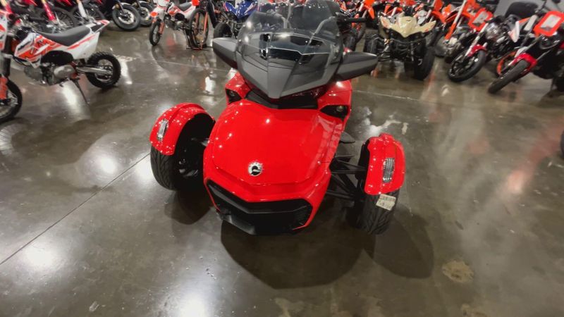 2022 Can-Am H7NA  in a PLASMA RED/ CARBON BLACK exterior color. Del Amo Motorsports delamomotorsports.com 