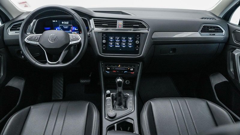 2022 Volkswagen Tiguan 2.0T SEImage 11