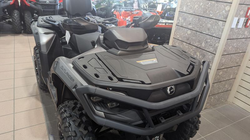 2025 Can-Am OUTLANDER MAX XT 850 PLATINUM SATIN Image 2