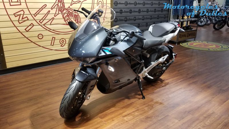 2023 Zero SR/S  in a Asphalt-Cyan exterior color. Motorcycles of Dulles 571.934.4450 motorcyclesofdulles.com 