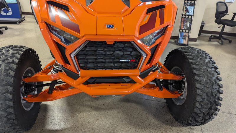 2025 Polaris RZR PRO R 4 FACTORYARMORED EDITION ORANGE BURST AND MATTE MARMALADE ORANGE Image 7