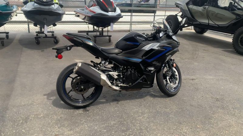 Used 2025 Kawasaki Ninja 500 SE ABS Image 9