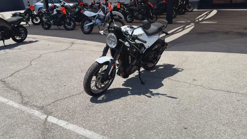 Used 2022 Husqvarna VITPILEN 401 Image 4