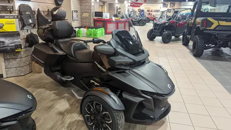 2024 Can-Am SPYDER RT LIMITED CARBON BLACK PLATINUMImage 1