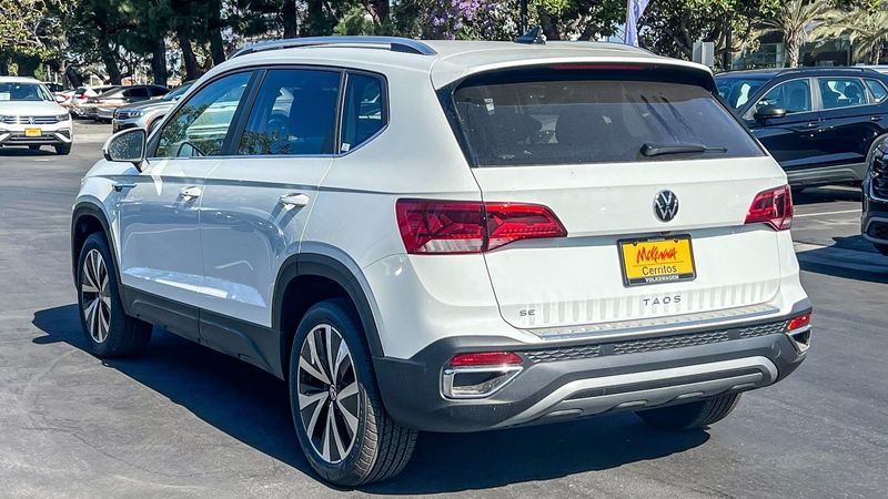 2024 Volkswagen Taos 1.5T SEImage 8