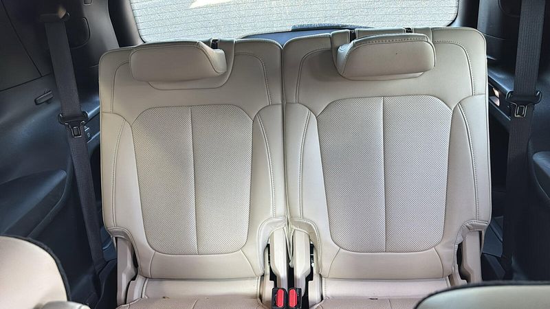 Used 2023 Jeep Grand Cherokee L LimitedImage 10