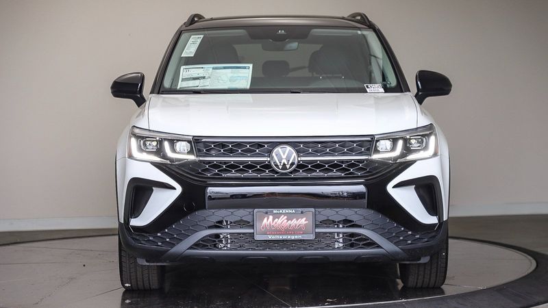 2024 Volkswagen Taos 1.5T SEImage 2