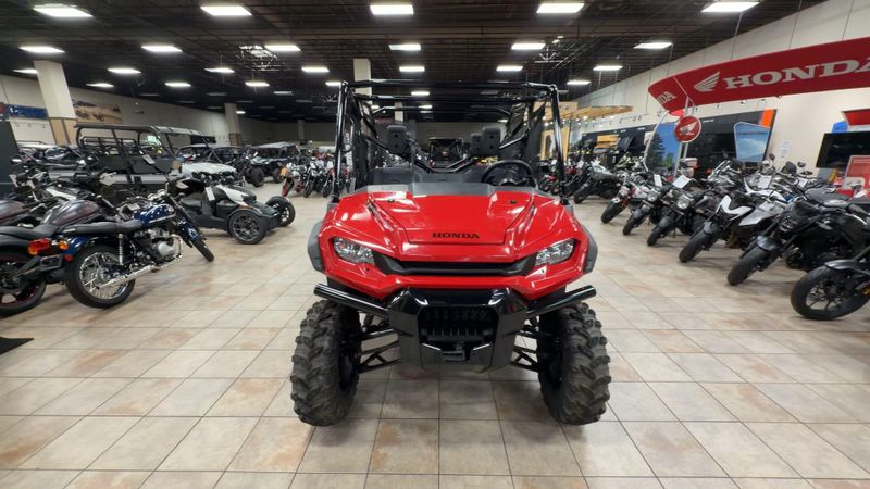 New 2025 Honda PIONEER 1000-6 DLX CREW Image 4
