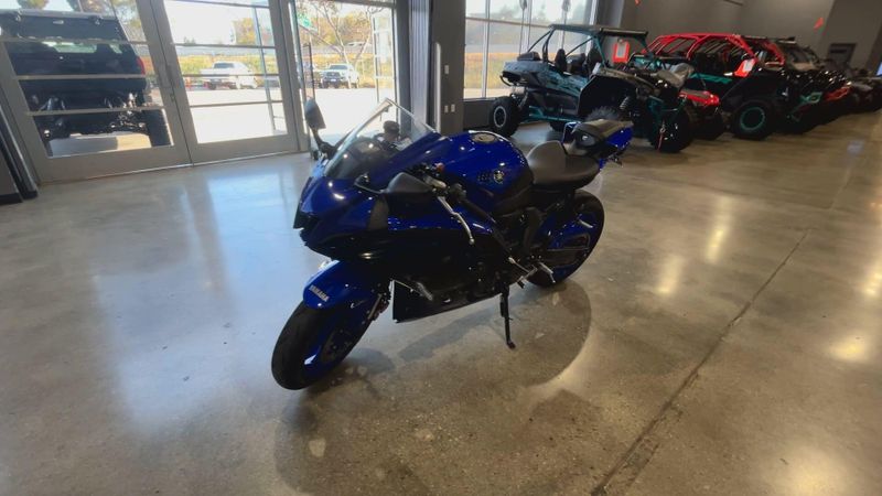 2024 Yamaha YZF-R7 Image 4