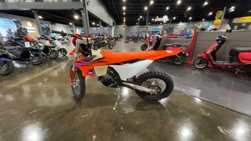 2024 KTM 500 XW-F  in a ORANGE exterior color. Del Amo Motorsports of Redondo Beach (424) 390-7811 delamomotorsports.com 