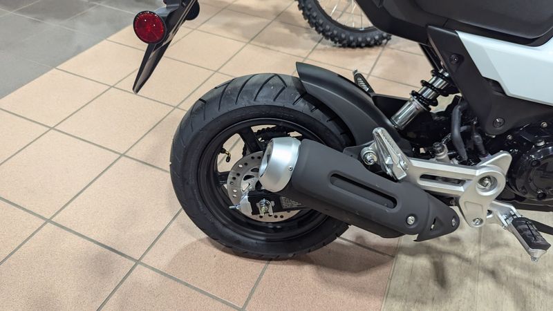 2025 Honda GROM BASE PEARL WHITEImage 13