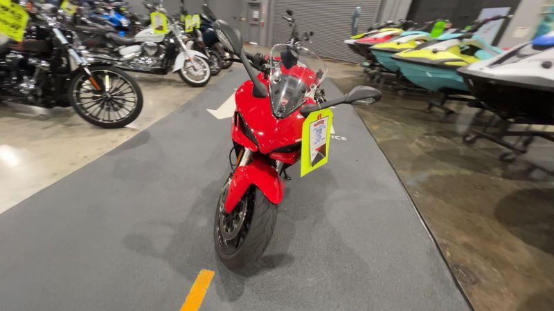 Used 2024 Ducati SUPERSPORT 950 Image 3