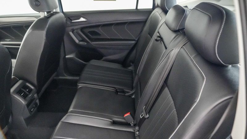 2022 Volkswagen Tiguan 2.0T SEImage 18