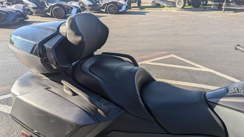 2022 Can-Am SPYDER RT BASEImage 9