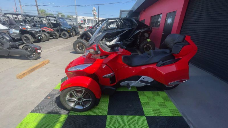 Used 2012 Can-Am RD SPYDER RT-S 991 Image 3