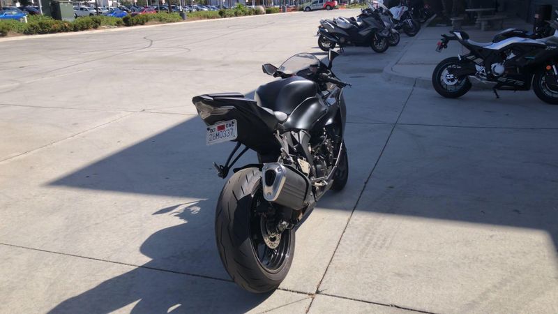 Used 2024 Kawasaki NINJA ZX-6R Image 7
