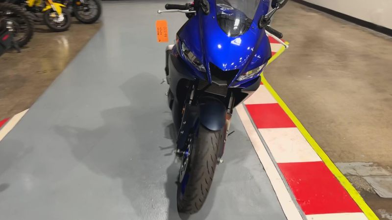 Used 2023 Yamaha YZF R3 Image 7
