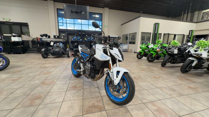 Used 2023 Suzuki GSX-8S Image 3
