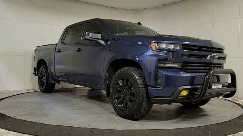 2021 Chevrolet Silverado 1500 RST photo 2