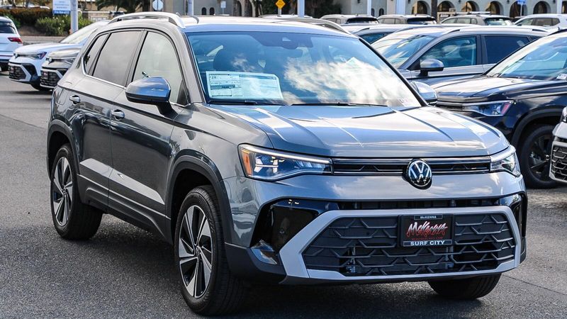 2025 Volkswagen Taos 1.5T SEImage 5