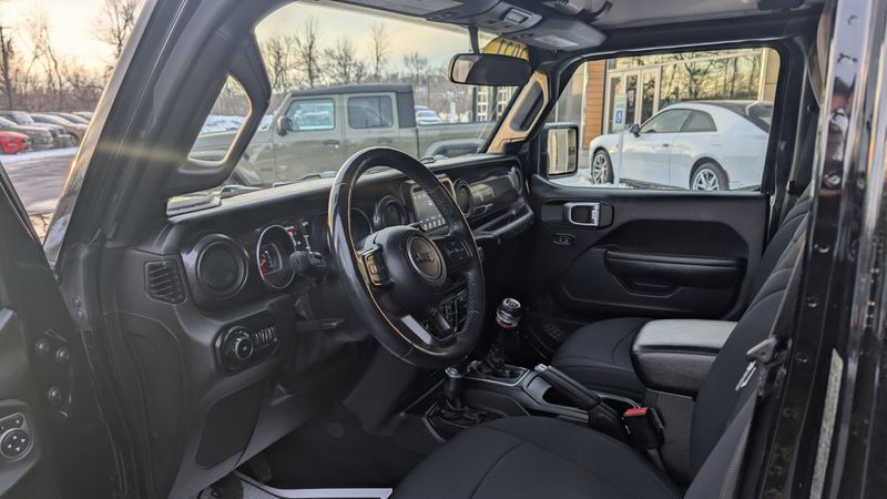 Used 2021 Jeep Wrangler Unlimited Sport AltitudeImage 15
