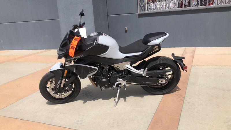 New 2026 CFMOTO 800NK Image 9