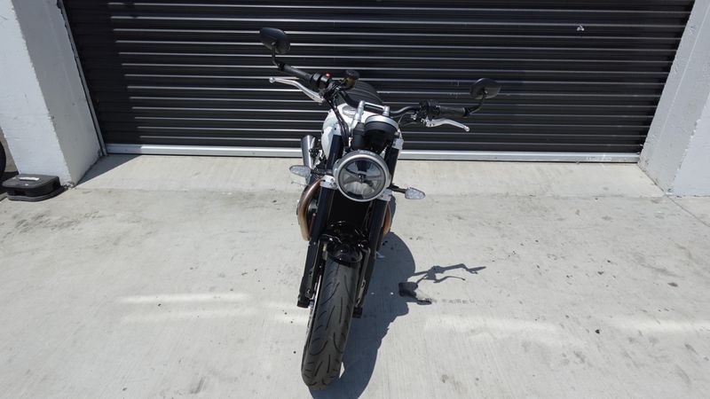 New 2025 Triumph Speed Twin 1200 