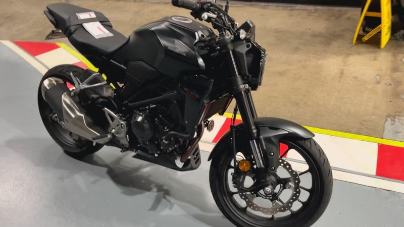 Used 2025 Honda CB300R ABS Image 6