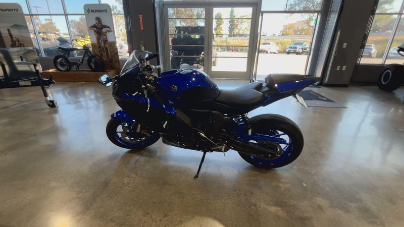 2024 Yamaha YZF-R7 Image 5