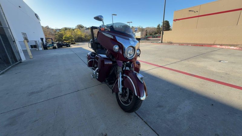 Used 2017 Indian Motorcycle Roadmaster Image 3