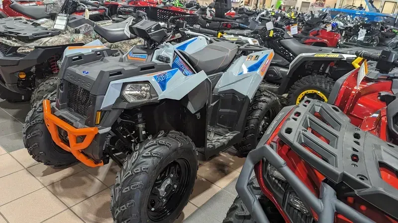 2024 Polaris SCRAMBLER 850 STORM GRAY AND RADAR BLUEImage 5