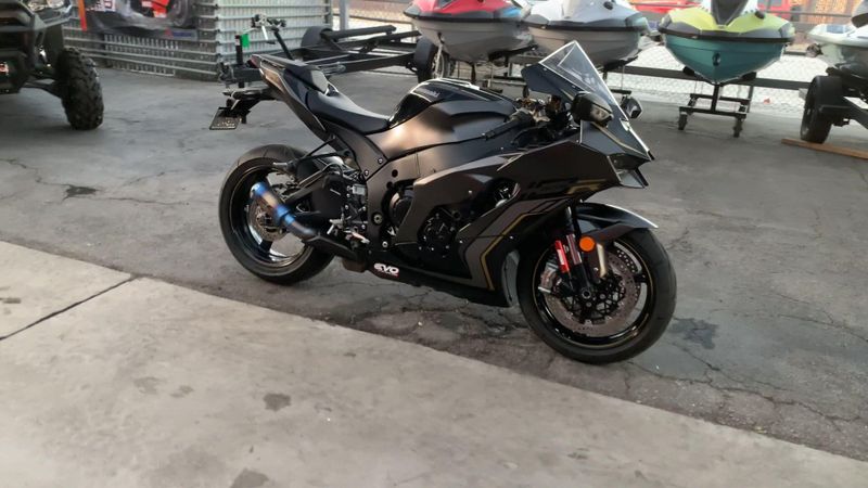 Used 2023 Kawasaki Ninja ZX-10R KRT Edition Image 2