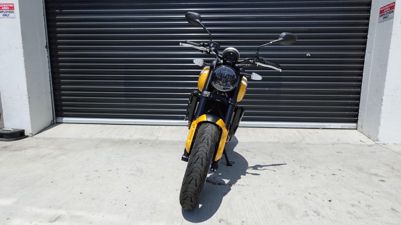 New 2025 Triumph Trident 660 