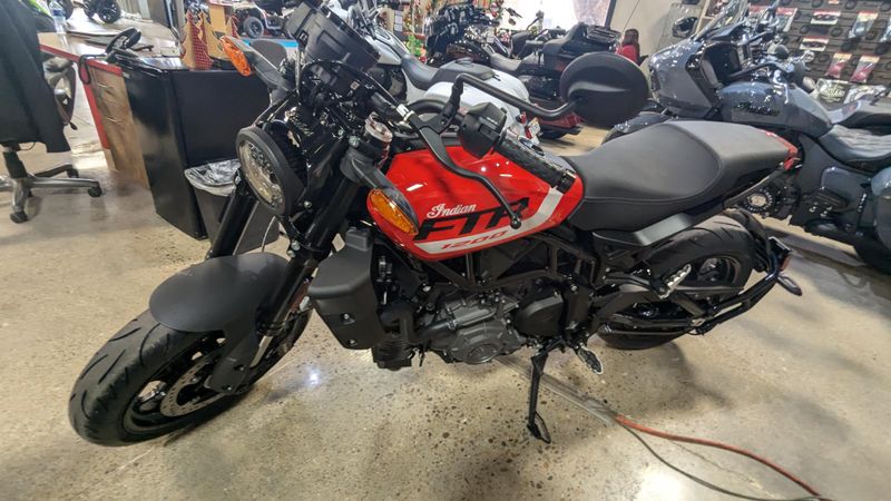 2024 Indian Motorcycle FTR INDY RED AND BLACKImage 3