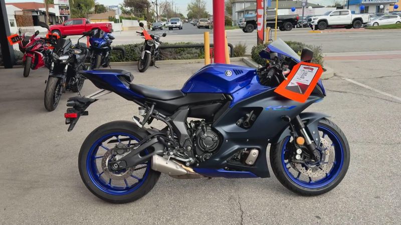 Used 2022 Yamaha YZF R7 Image 5