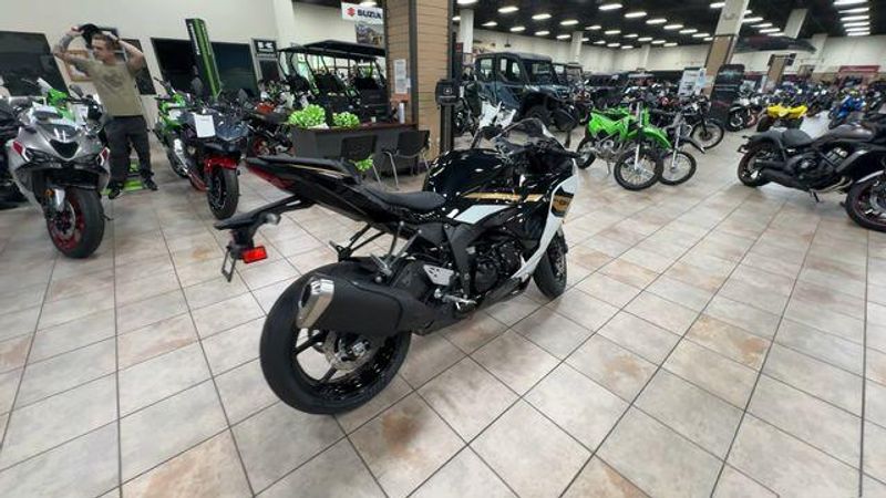 New 2026 Kawasaki NINJA ZX-6R ABS Image 4