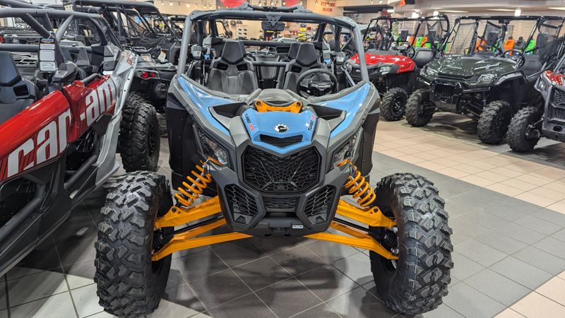 2025 Can-Am MAVERICK MAX RS 72 TURBO RR SCANDI BLUE AND ORANGE CRUSHImage 4