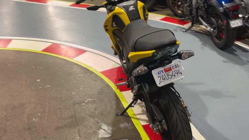 Used 2022 Kawasaki Z125 PRO Base Image 2